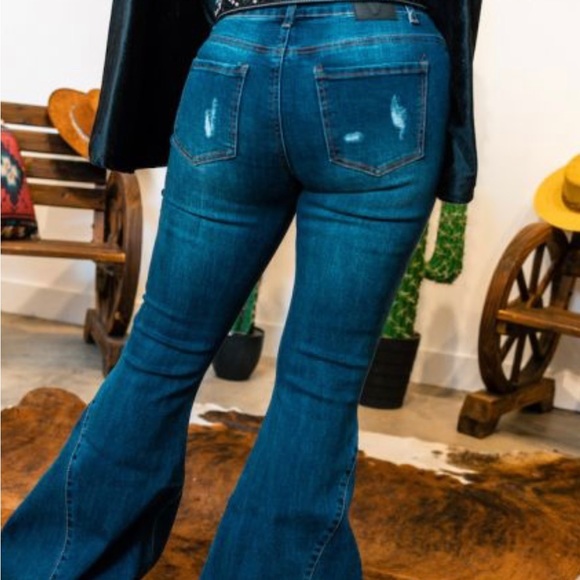 L&B Mid Wash Bell Bottom Jeans W Leg Insert-NWT. NEW ITEM. - Picture 6 of 8